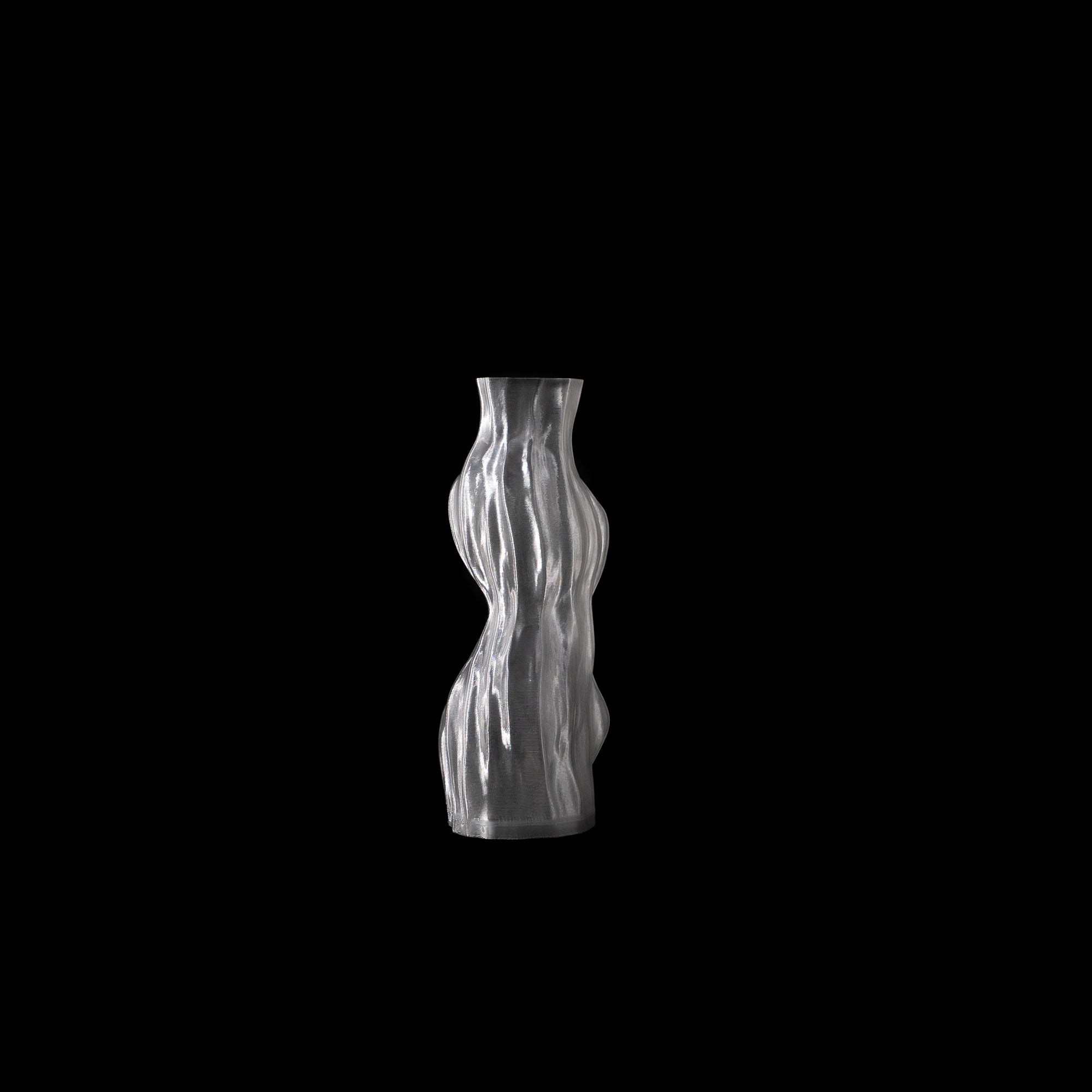 Vase étanche Aria transparent vu de côté sur fond noir de S7DE STUDIO